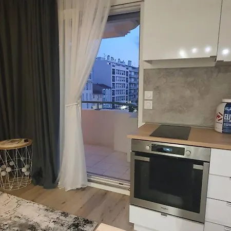 Charming 1-bedroom With Free Parking *