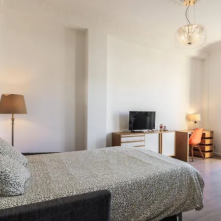 2 Pieces Dans Le Carre D Or Appartement Nice