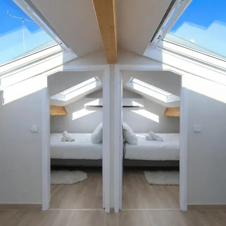 Elegant Renovated Port Ac Sleeps 4 Apartment