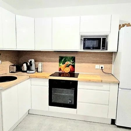 Center Nice, 10min Beach, Parking, Terrace, Direct Tram Apartment *