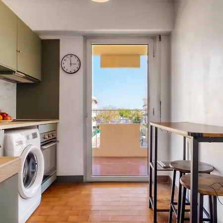 1br W Terrace & Parking * Nice