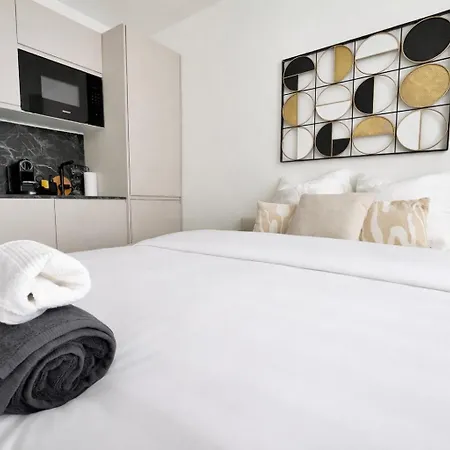 Sur La Promenade Des Apartment