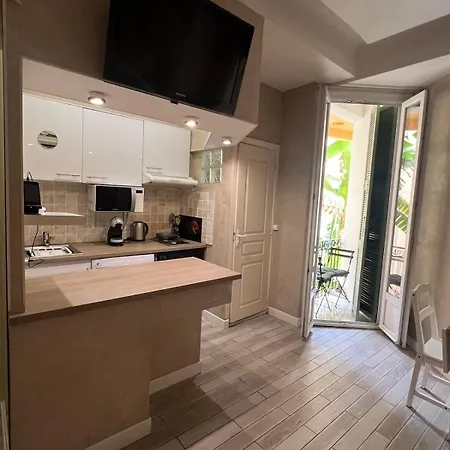 Apartment Perfectly Located 1 Bed - Port Of *