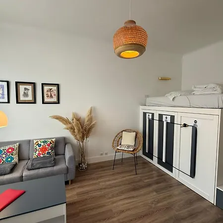 Apartment Beautiful Just A Stone's Throw From The Nice