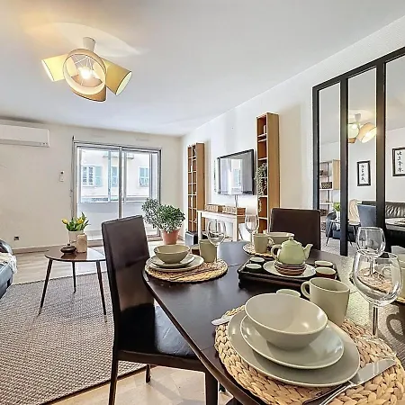 One Bedroom With Terrace , Port De , Ideal Location Apartment Nice
