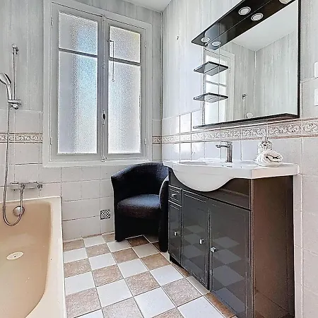 Large 2 Bedroom Apartment, Close To Promenade Des Apartment Nice