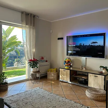 Apartment Bellet - De Charme, 4 Chambres, Plancha & Piscine