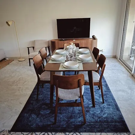 Appartement Elegant And Comfortable 3 Room, & Transport Within Walking Distance *