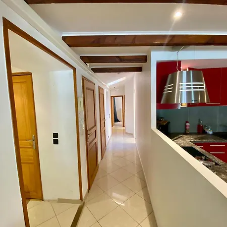 Appartement T4 Centre - Close To Shops, Wi-fi, Ac