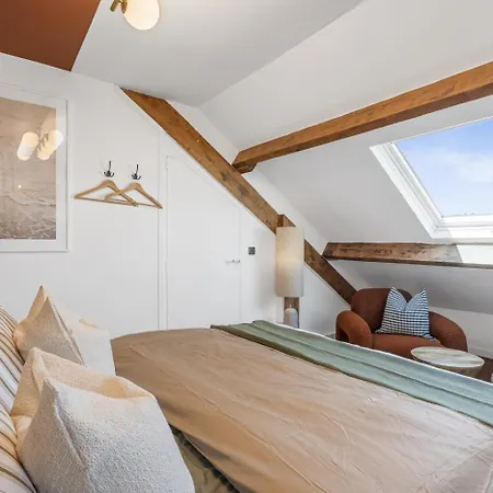 Apartment Sous Les Toits, Centre Nice