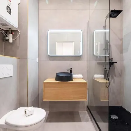 Apartment Au Coeur De Nice, Gare A Pied Et Climatisation