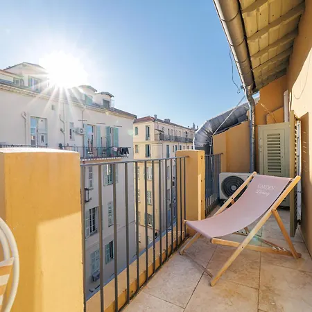 Charming Ultra 1 Bdr Nice