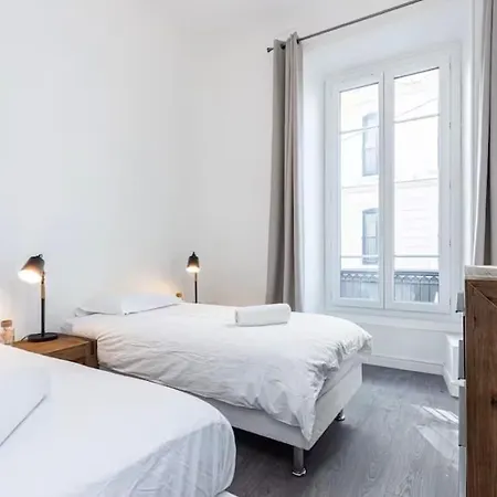 2 Jean Medecin Nice