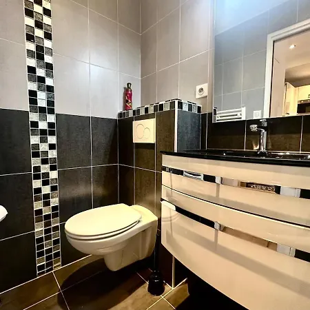 Design Et Lumineux Pres Du Port De Apartment Nice