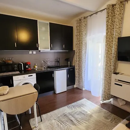 Apartment 2-room Off The *