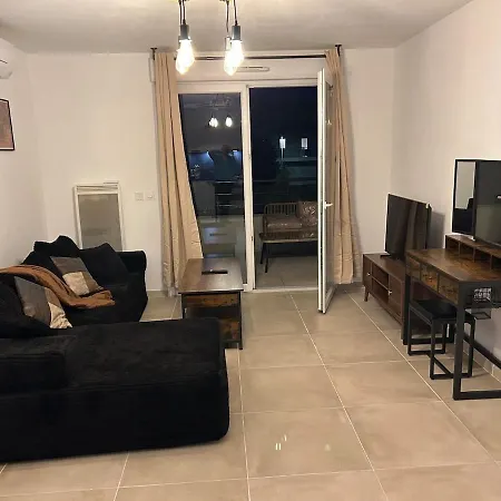 Apartment 50m2 - Furnished - 1 Bedroom - Terrace - Parking - Tram 5 Min