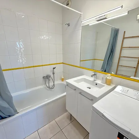 4-person - Air Conditioning And Pool Apartment