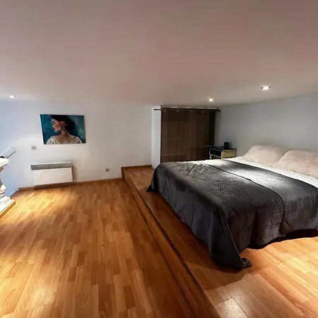 Apartment Vieux Bord De