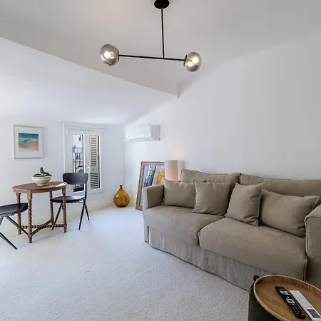 Charming Ultra 1 Bdr Appartement