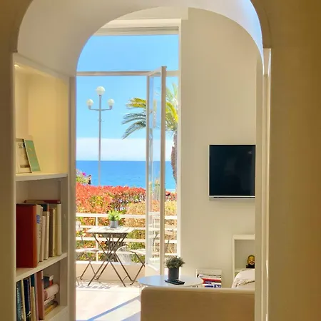 Stunning Flat With Sea View & Garden On Promenade Da Appartement