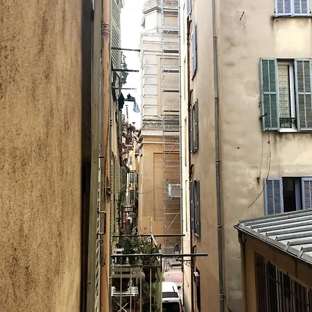 Cozy 50 M2 - Balcony & Air Conditioning! Heart Of Old Apartment
