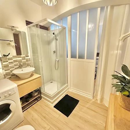 Apartment Romantique Avec Jacuzzi Prive - Apercu - Terrasse - Parking Gratuit Nice