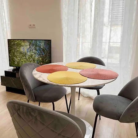 Nikaia - 2br Close To Everything Apartment *