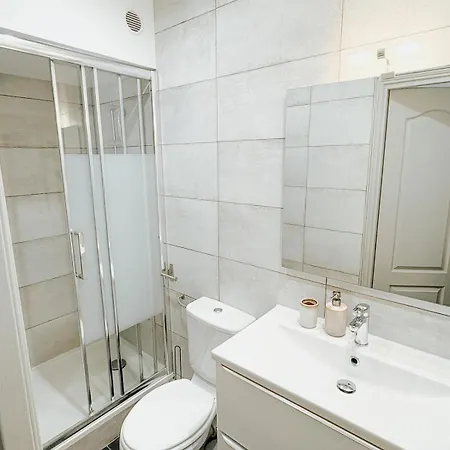Apartment Elegant With Balcony,