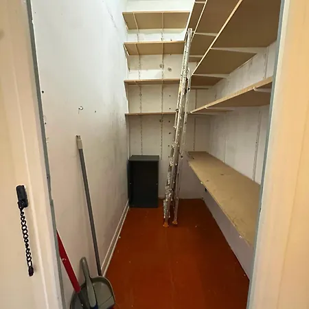 Renovated 2-room Sleeps 4 Tram And Shops Nearby Appartement
