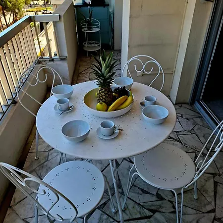Elegant And Comfortable 3 Room, & Transport Within Walking Distance Nice