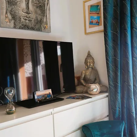 T2 Cozy & Air-conditioned, Close To Amenities Apartment