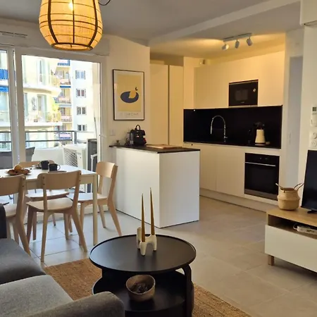 T3 Neuf Climatise Avec Parking A Apartment