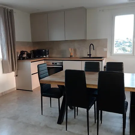 Apartment Maioun Cremat