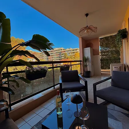 Superbe Climatise Avec Piscine, Terrasse Et Parking Prive - Proche Promenade Des * Nice