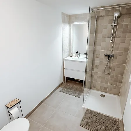 Apartment Aya - Renovated Air-conditioned Duplex With Garden
