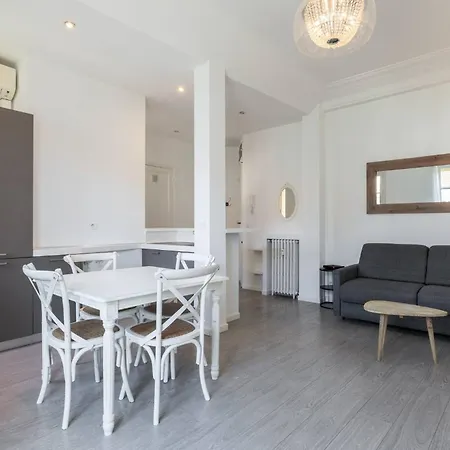 2 Pieces Dans Le Carre D Or Appartement Nice