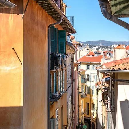 Charming Typical In The Heart Of Vieux Ac Apartment
