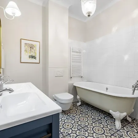 Renting - - Haussmann Luxury Sea Balcony Free Parking Apartment Nice