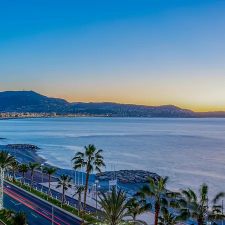 Beachfront Promenade Des 2 Terraces * Nice