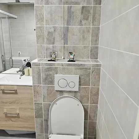 Apartment Center Nice, 10min Beach, Parking, Terrace, Direct Tram
