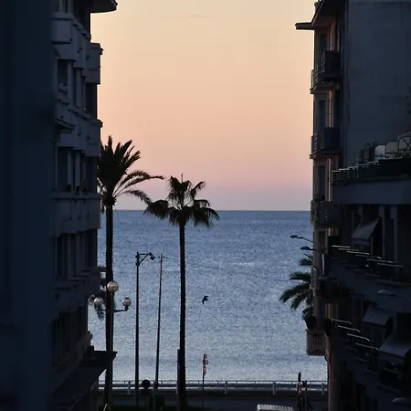 Apartment Reflet D'azur, A Deux Pas De La Promenade & La