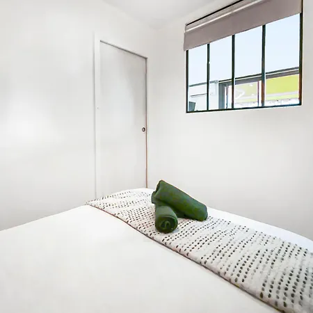 Central, Elegant & Cosy Apartment