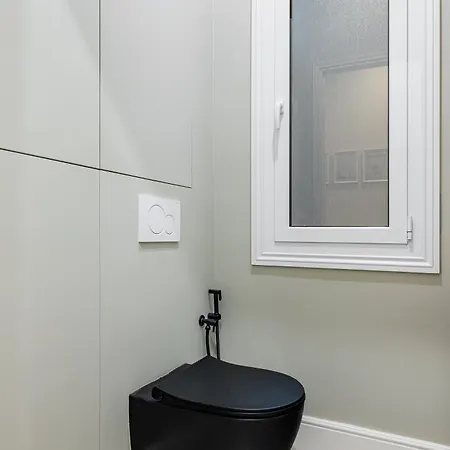 Renting - - Haussmann Luxury Sea Balcony Free Parking Apartment