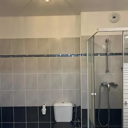 Apartment 50m2 - Furnished - 1 Bedroom - Terrace - Parking - Tram 5 Min
