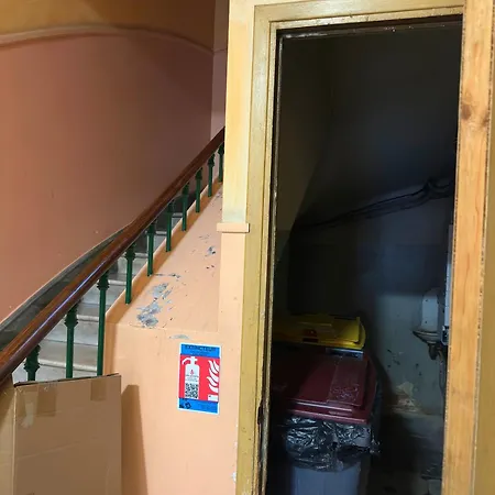 Renovated 2-room Sleeps 4 Tram And Shops Nearby Appartement