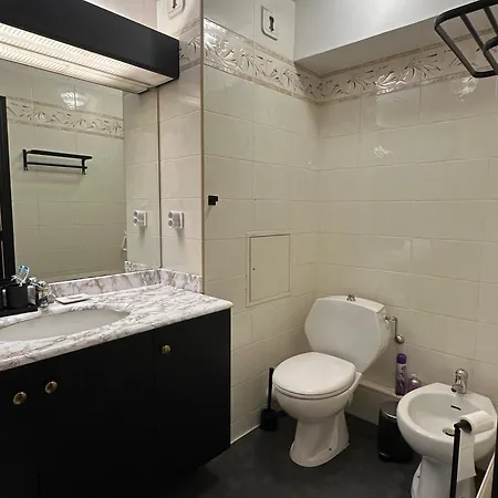 Superbe Climatise Avec Piscine, Terrasse Et Parking Prive - Proche Promenade Des Apartment *