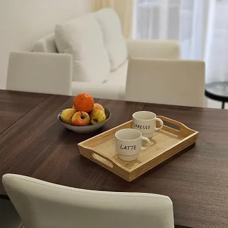 Center Nice, 10min Beach, Parking, Terrace, Direct Tram Apartment