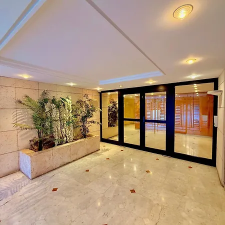 Superbe Climatise Avec Piscine, Terrasse Et Parking Prive - Proche Promenade Des Apartment