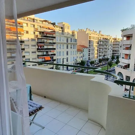 Charming 1-bedroom With Free Parking Apartment *