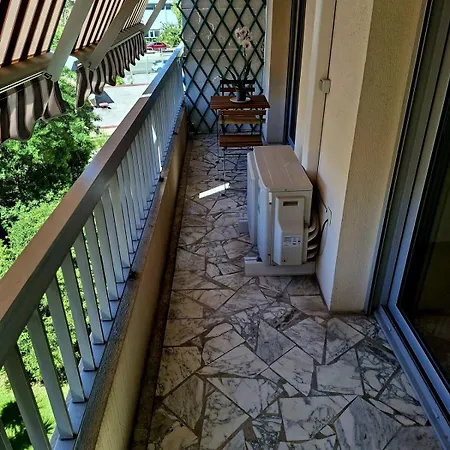 Appartement Elegant And Comfortable 3 Room, & Transport Within Walking Distance *